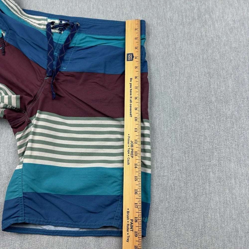 Patagonia Board Shorts Mens 32 Multicolor Stripes Wavefarer Swim Trunks 86558